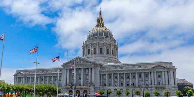 Das Rathaus von San Francisco in Kalifornien.