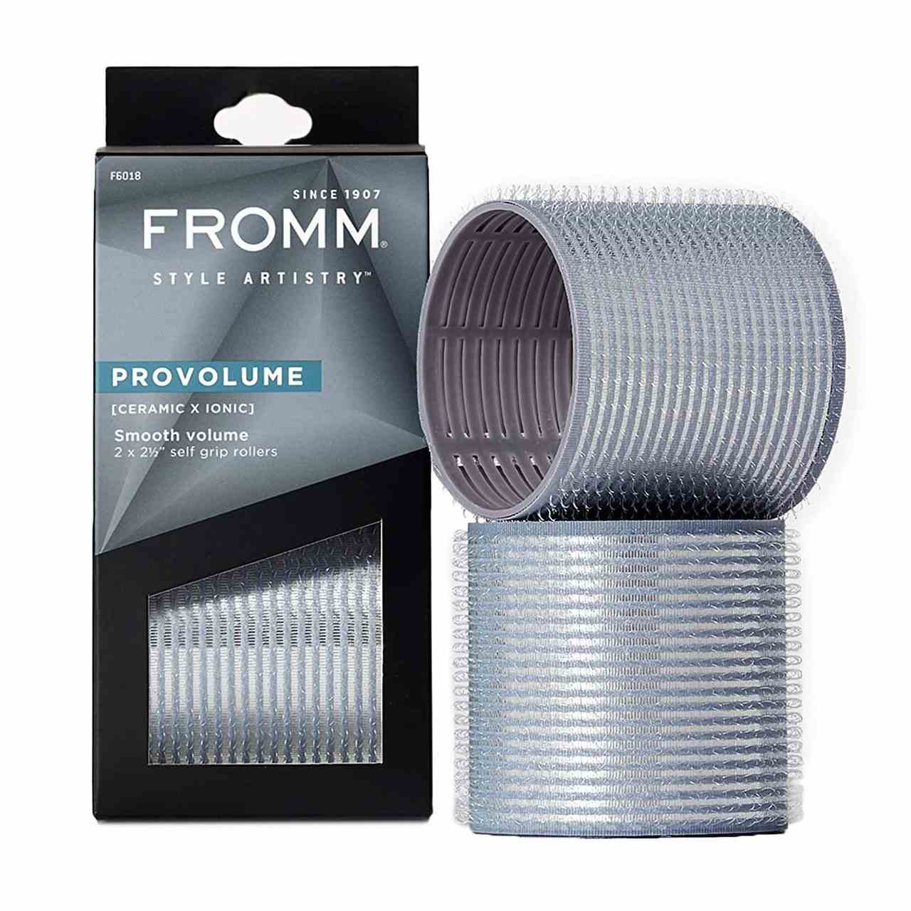 Fromm ProVolume Ceramic x Ionic Lockenwickler zwei silberne Lockenwickler übereinander gestapelt und eine schwarze Box auf weißem Hintergrund