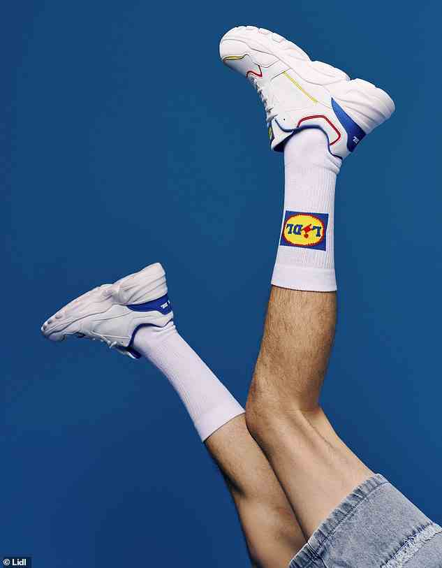 Die weißen Lidl-Socken, die das Logo der Marke tragen, kehren zurück und kosten diesmal 1,99 £
