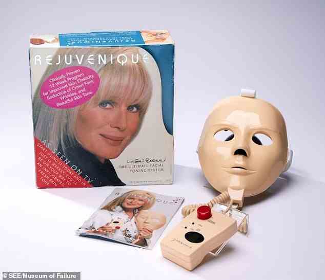 Rejuvenique Gesichtsmaske: Das 1999 eingeführte Gerät wird auf Ihren Kopf geschnallt und strafft die Gesichtsmuskeln durch elektrische Stimulation.  Es behauptete, dass Ihre Haut in nur 12 Wochen jugendlich sein würde.  Die FDA erklärte es für unsicher und es wurde vom Markt genommen