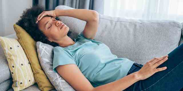 Einige der häufigsten Symptome der Babesiose ähneln denen der Erkältung und Grippe, was bedeuten kann, dass viele Fälle nicht diagnostiziert werden. 