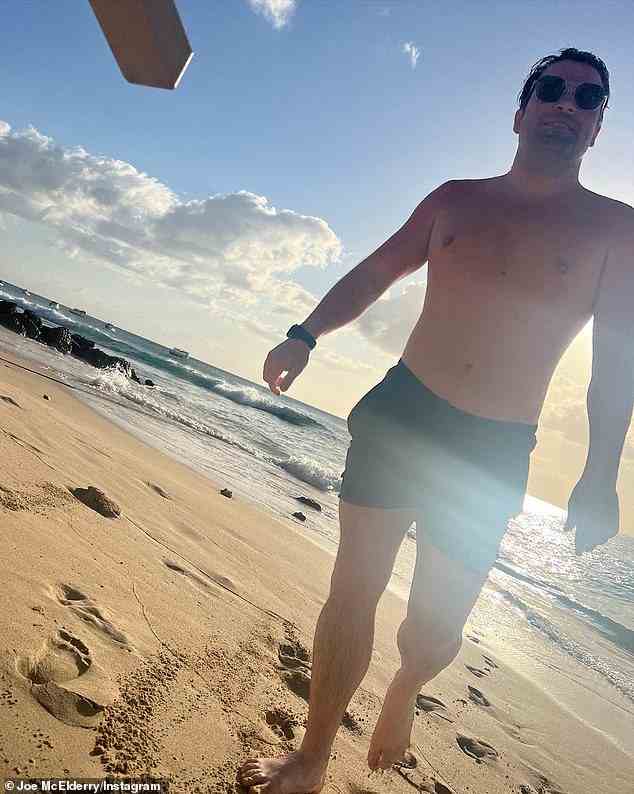 Es leben: Es kommt, nachdem Joe am Donnerstag auf Instagram einen weiteren Einblick in seinen verschwenderischen Lebensstil gegeben hat, als er den Strand von Barbados traf
