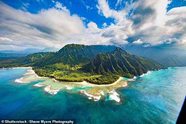 Das Meer ist eine große Sache für diejenigen, die im Zeichen des Fisches geboren wurden – für sie, sagt Inbaal, gibt es nichts Besseres als Hawaii mit seinen fantastischen Stränden und Wassersportarten