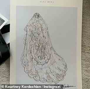 Skizzen: Kourtney teilte eine Skizze des vorgeschlagenen Designs mit den komplizierten Details für ihren kapellenlangen Schleier