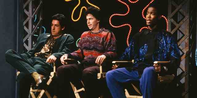 Adam Sandler als Joey Tarentina, Dana Carvey Glenn Macera, Chris Rock als Kevin Stubbs während des Sketches „The Bensonhurst Dating Game“ am 10. Oktober 1992.  