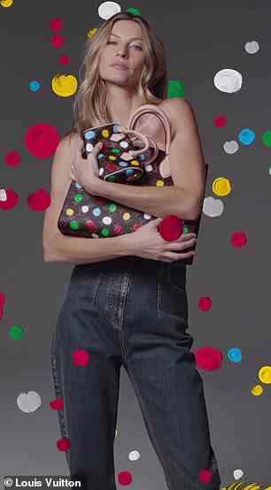 Wow: Supermodel Gisele Bündchen sah unglaublich aus, als sie am Freitag ihre große Rückkehr zum Modeln feierte und in einer Oben-ohne-Kampagne für Louis Vuitton begeisterte