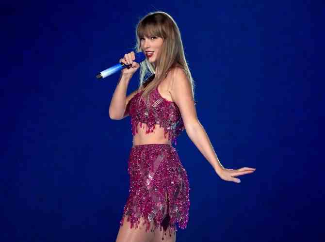 STYLECASTER |  Taylor Swift Eras Tour-Outfits