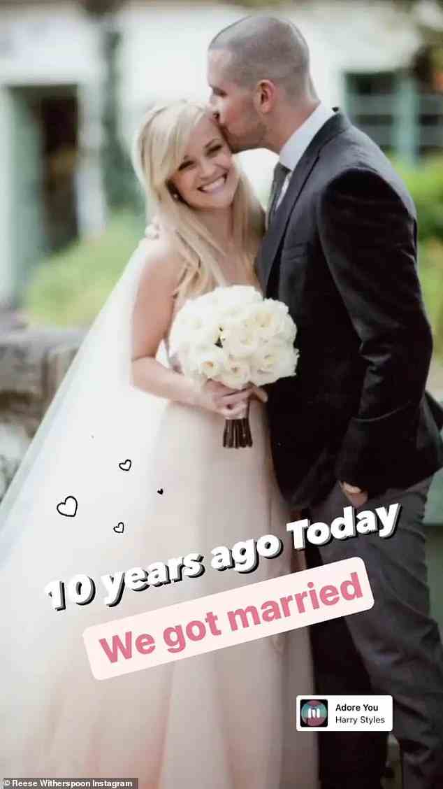 Rückblick: Im Jahr 2020 feierte Reese ihre 10-jährige Ehe mit einem Schnappschuss von ihrem Hochzeitstag
