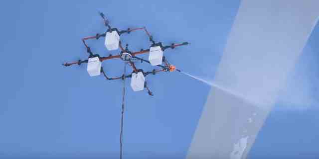 YouTube-Screenshot der Windturbinen-Reinigungsdrohne Aerones 