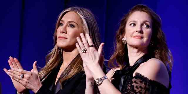 "Du bist viel mehr Chrissy," Drew Barrymore (rechts) erzählte Jennifer Aniston (links).