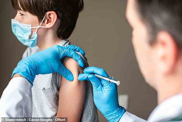 Die WHO forderte außerdem dringende Anstrengungen, um während der Pandemie versäumte Routineimpfungen nachzuholen