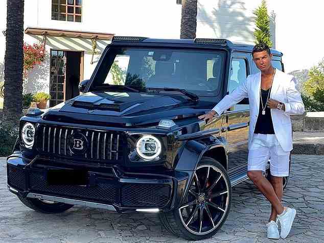 Er besitzt auch einen Mercedes G-Wagon Brabus (im Bild) im Wert von 600.000 Pfund, ein Geschenk seiner Freundin Georgina Rodriguez