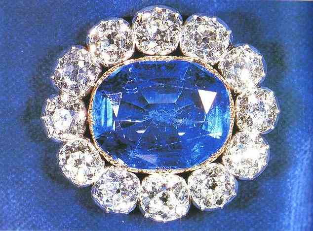 The diamond and sapphire brooch was given to Queen Victoria on the eve of her wedding to Prince Albert