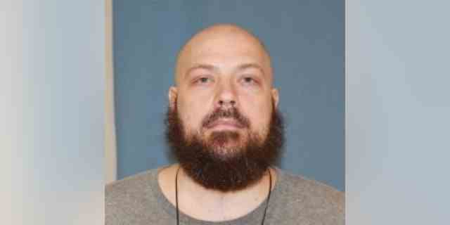 Nicholas J. Grzybowski wurde zu drei Jahren Gefängnis verurteilt, nachdem er angeblich seine 13-jährige Nichte im Schlaf sexuell angegriffen hatte.