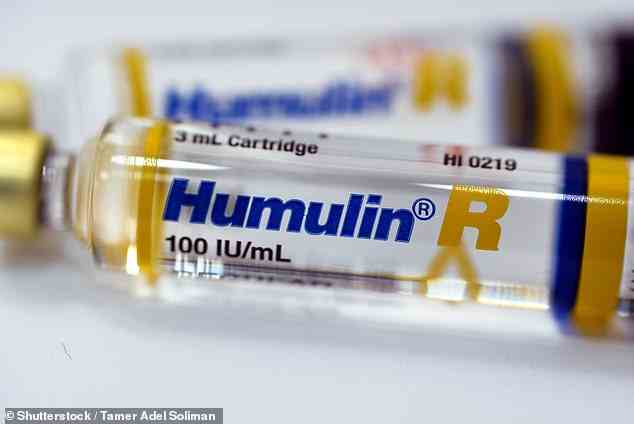 Humulin ist die injizierbare Form von Insulin, die von Eli Lilly hergestellt wird.  Die Kosten für ein einzelnes Fläschchen werden für Diabetiker mit einer privaten Versicherung auf 35 US-Dollar begrenzt