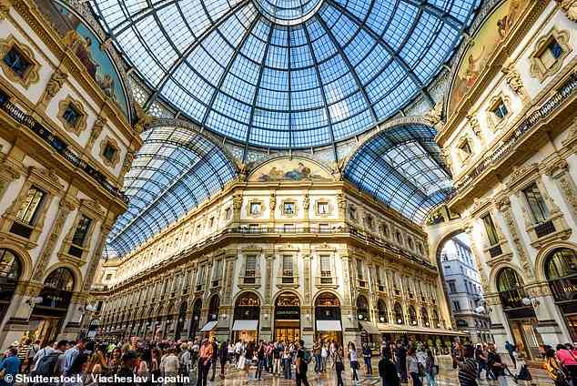 Sarah Hartley und ihre Mutter erkunden Mailands Modeviertel.  Abgebildet ist die Galleria Vittorio, die berühmte Einkaufspassage der Stadt
