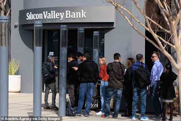 Krise: Die US-Tech-Bank Silicon Valley Bank brach zusammen, nachdem Unternehmen Einlagen abgezogen hatten