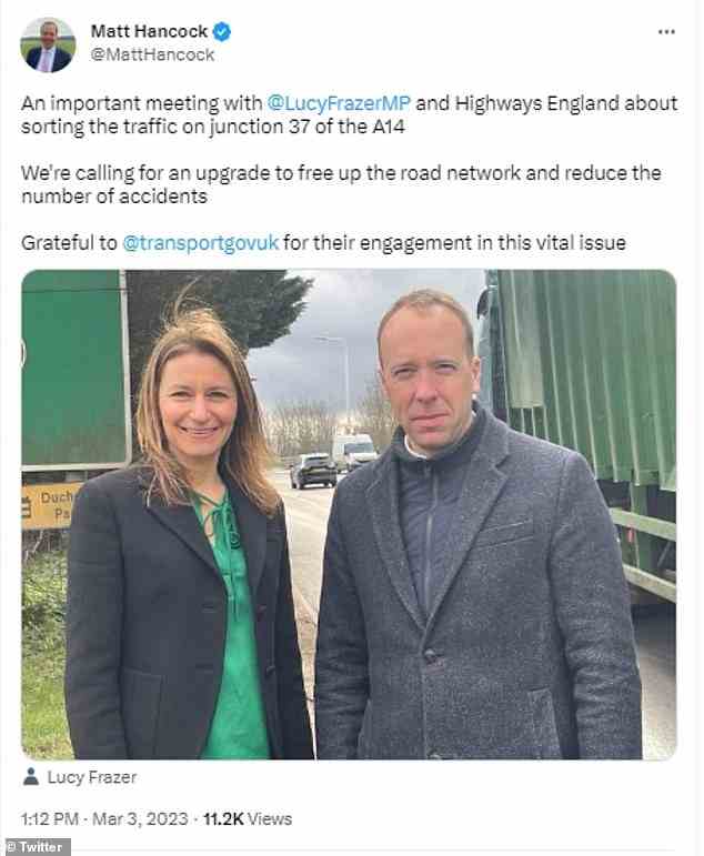 Der in Ungnade gefallene Ex-Gesundheitsminister twitterte ein Foto von sich mit der Abgeordneten Lucy Frazer, seiner politischen Nachbarin, nach einem „wichtigen Treffen“, um die „Sortierung des Verkehrs an der Ausfahrt 37 der A14“ zu besprechen.
