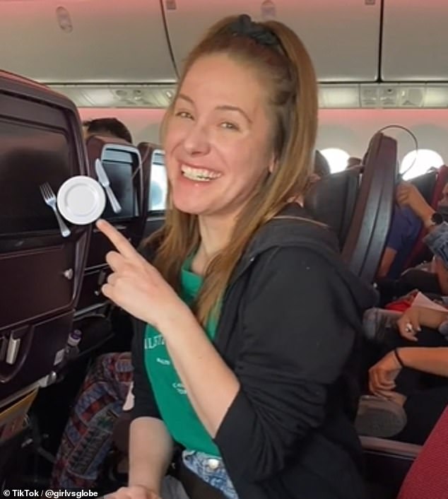 Content creator @girlvsglobe rated her food on a Virgin Atlantic economy flight from London to Los Angeles