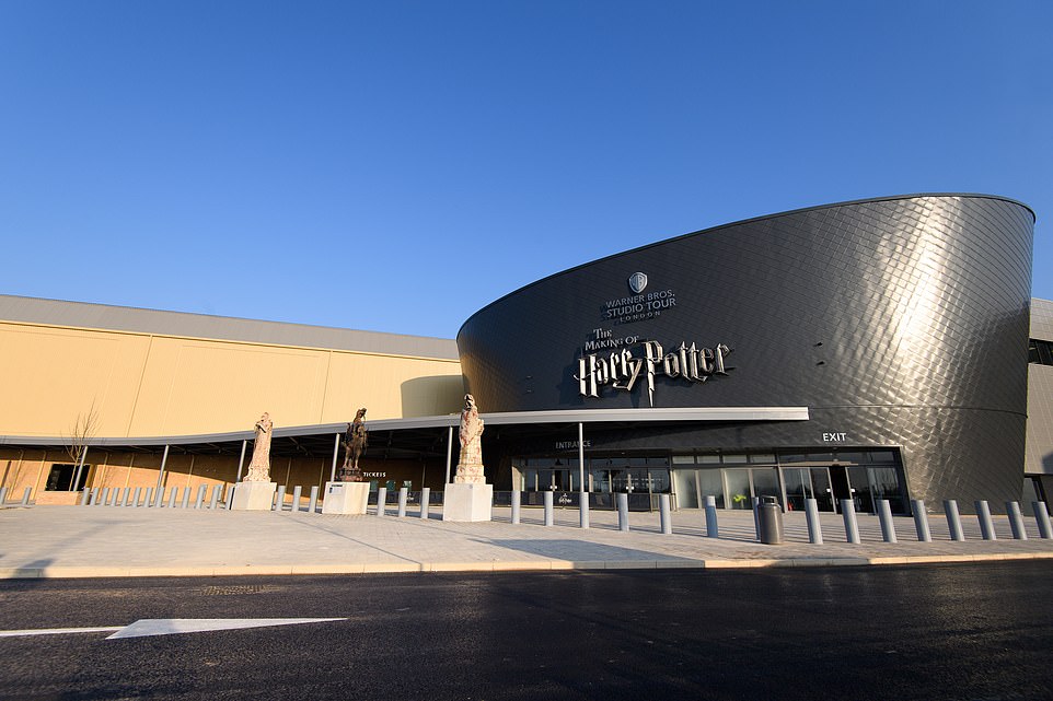 A free shuttle bus runs from Watford Junction railway station to The Making of Harry Potter
