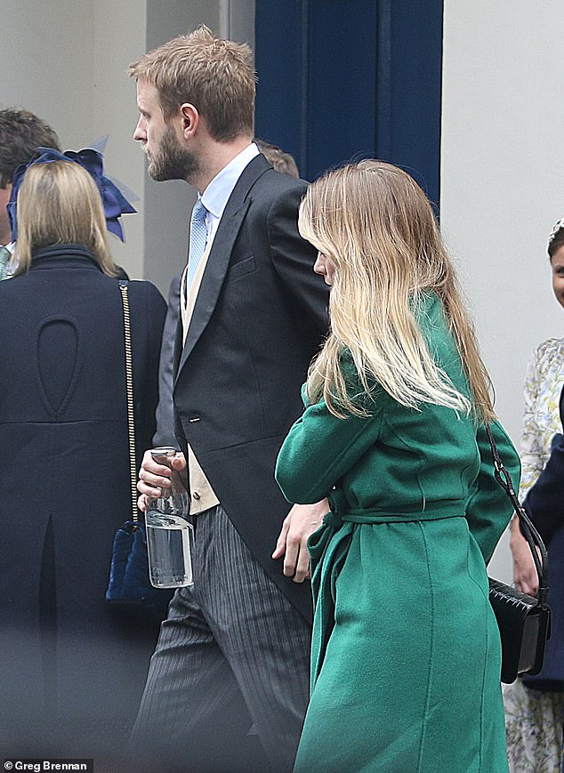 Cressida Bonas, die bis 2014 zwei Jahre lang mit Prinz Harry zusammen war, soll ebenfalls an der Zeremonie teilgenommen haben