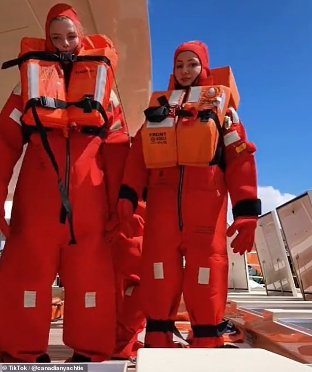 @canadianyachtie brachte ein wenig Spaß in ihre Sicherheitsübung und machte sich daran, mit ihren Crewkollegen ein „Immersionsanzug-Wackeln“ aufzuführen und zu filmen