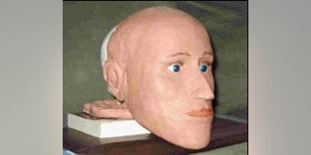 Die Ermittler führten eine Gesichtsrekonstruktion von Waymires Gesicht durch, nachdem ihr Schädel 1998 gefunden worden war. 