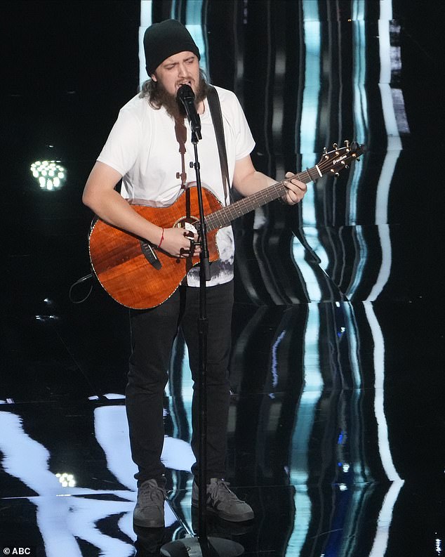 Oliver: Next up was 25-year-old musician Oliver Steele from Mount Julien, Tennessee, who worked on songwriting with Phillip Phillips