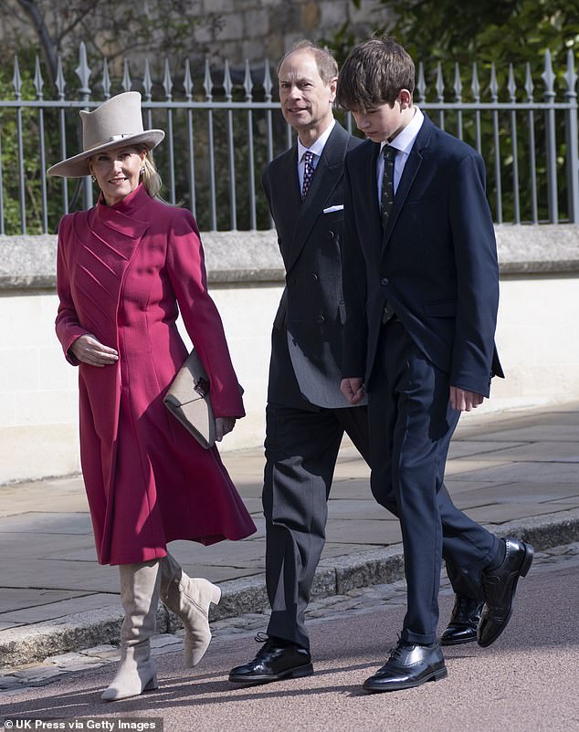 Sophie, Herzogin von Edinburgh, mit Prinz Edward, Herzog von Edinburgh und James, Earl of Wessex, nimmt am Ostergottesdienst von Mattins teil