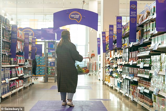 Sainsbury's hat für Mitglieder seiner Treuekarte Nectar niedrigere Preise für Hunderte von Produkten in Supermärkten und online in einem neuen Programm namens 