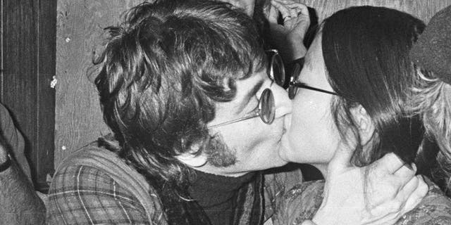 May Pang sagte, sie und John Lennon hätten sich schnell ineinander verliebt. "Ich wusste, dass er mich liebte," Pang sagte gegenüber Fox News Digital.