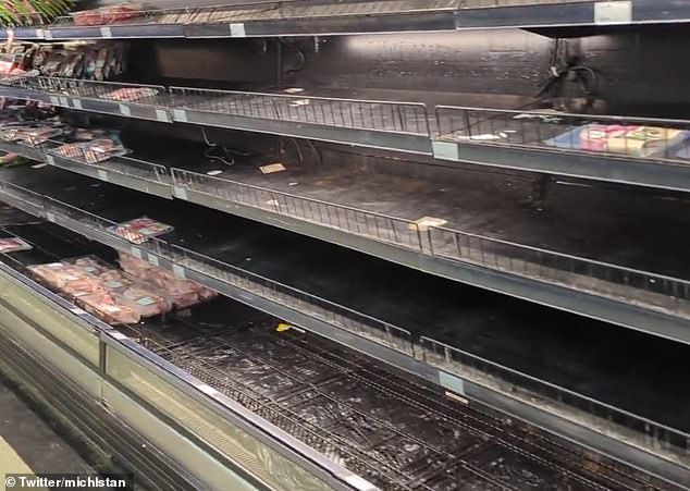 Supermärkte in der Pilbara wurden von frischen Lebensmitteln befreit, während sich die Bewohner darauf vorbereiten, dass der tropische Wirbelsturm Ilsa auf Land trifft (im Bild ein Fleischgang in Ost-Washington).