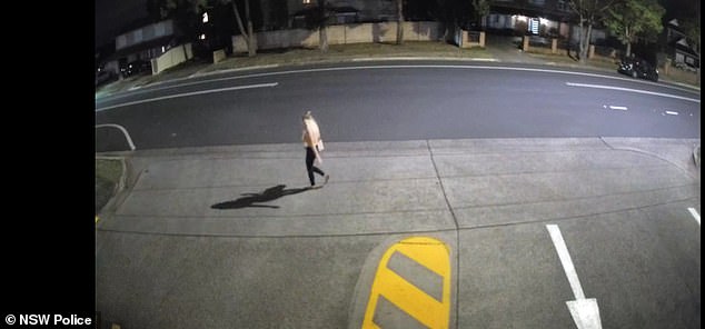 Die Frau aus dem Südwesten von Sydney (im Bild, CCTV-Aufnahmen von Frau Zrinski) wurde zuletzt am 28. November in einem orangefarbenen Unterhemd, langen schwarzen Leggings, flachen Schuhen und einer cremefarbenen Handtasche gesehen