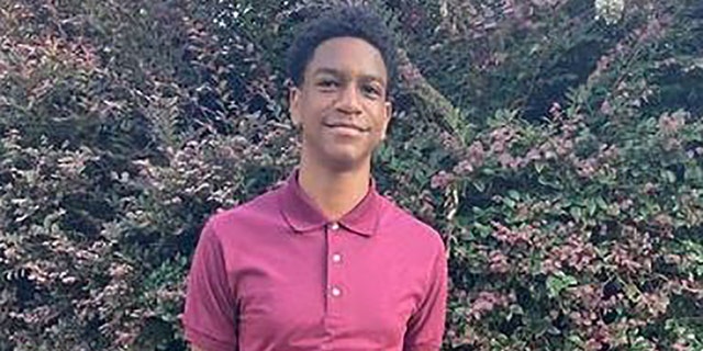 Bryce Brooks, 16, war ein Ehrenschüler an der Maynard H. Jackson High School in Atlanta.  Bryce ist letzte Woche in Florida ertrunken, nachdem er in den Ozean gesprungen war, um vier Kindern zu helfen, die in einer Unterströmung aufs Meer gezogen wurden.