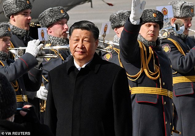 Der chinesische Präsident Xi Jinping (im Bild) versprach, sein Land werde sein Militär als Reaktion auf den AUKUS-Plan stärken