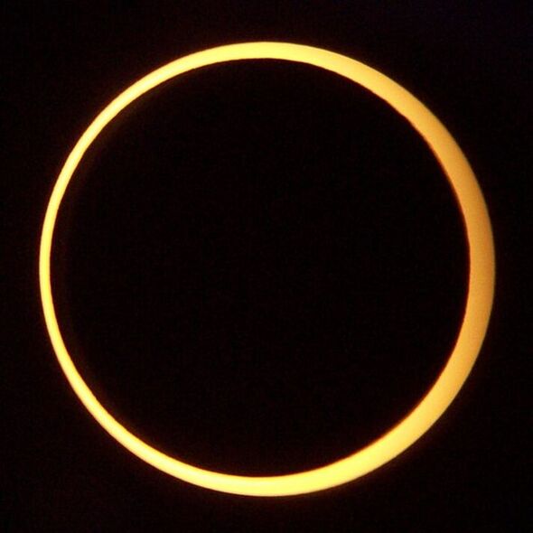 Eine ringförmige Sonnenfinsternis