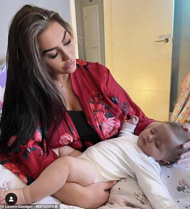 Mutter: Die TV-Persönlichkeit sagte kürzlich, dass ihre 20 Monate alte Tochter Larose – die sie mit Charles hat – seit dem Tod ein „Felsen“ für sie ist