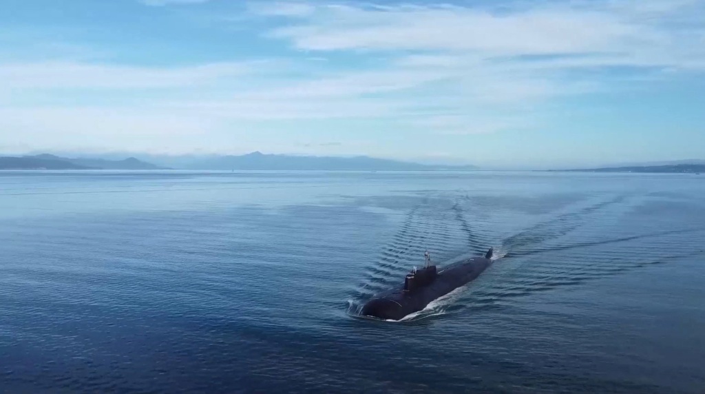 Eine allgemeine Ansicht eines U-Bootes, während Russland eine überraschende Inspektion seiner pazifischen Marineflotte an einem unbekannten Ort im russischen Fernen Osten durchführt, in diesem Standbild aus einem Video, das am 14. April 2023 veröffentlicht wurde. 