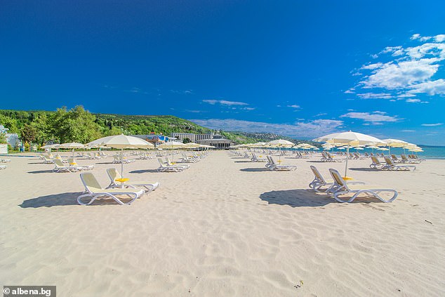 Der bulgarische Urlaubsort wird von einem 6 km langen Strand gesäumt