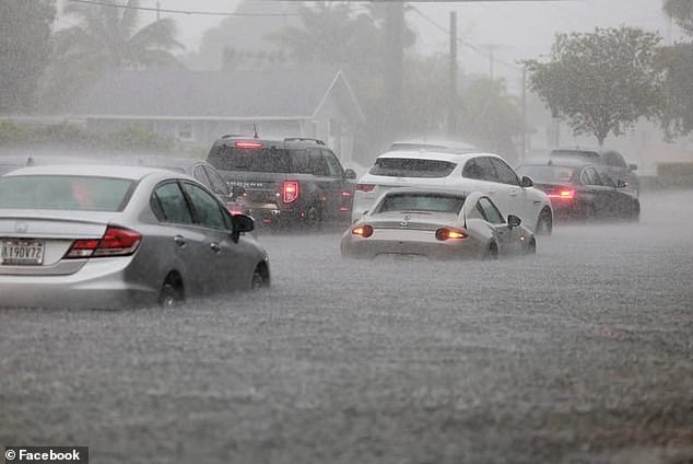 Über 25 Zoll Regen fielen seit Montag in Südflorida und verursachten weit verbreitete Überschwemmungen