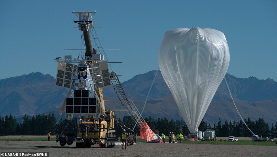 Das SuperBIT-Teleskop wurde am Sonntag vom Flughafen W¿naka in Neuseeland gestartet