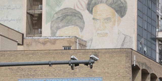 Eine Überwachungskamera im Iran