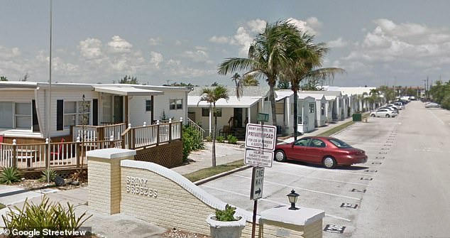 Briny Breezes, eine der letzten verbliebenen Wohnwagensiedlungen an der Küste zwischen Miami und Palm Beach, ist eine Insel der Schlichtheit, umgeben von Glanz und Glamour