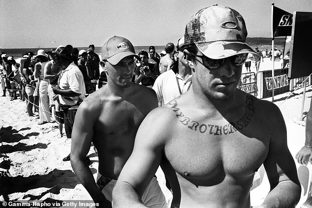 Die Bra Boys begannen in den frühen 1990er Jahren als Strandband von Brüdern, die zusammenkamen, um große Wellen zu surfen und ihren Homebreak zu schützen