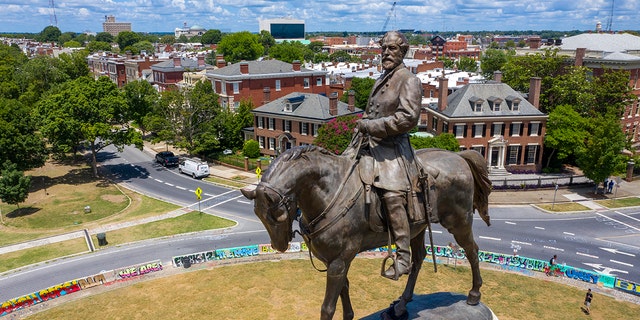 Robert E. Lee-Statue