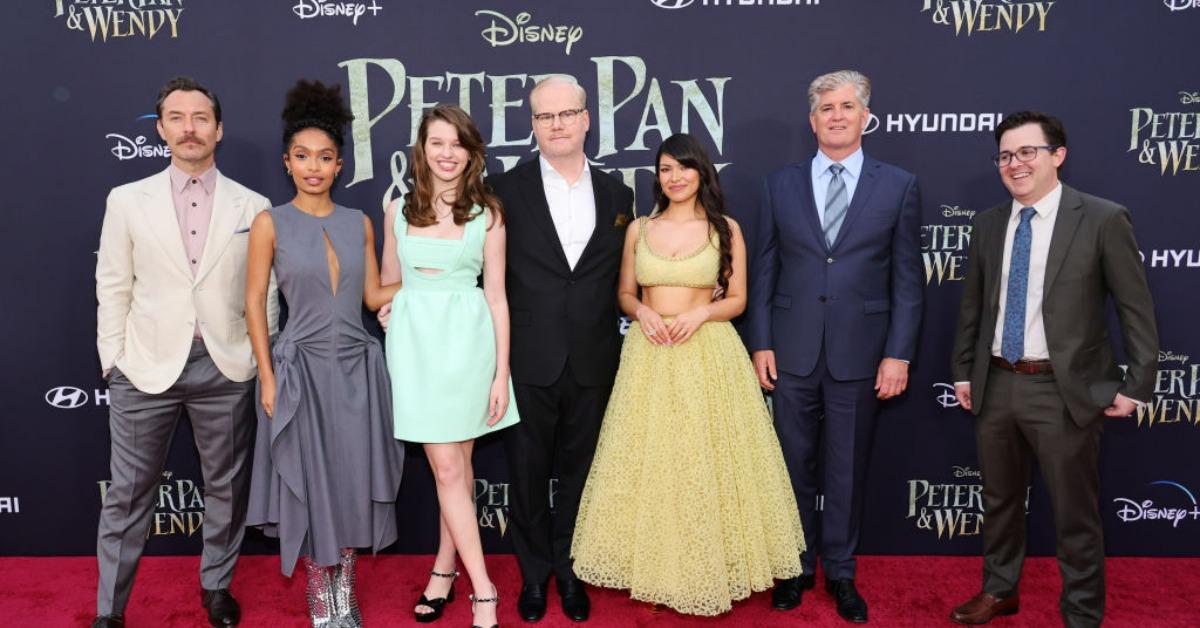 Die komplette Besetzung von Disneys „Peter Pan & Wendy“ bei der Premiere im Jahr 2023.
