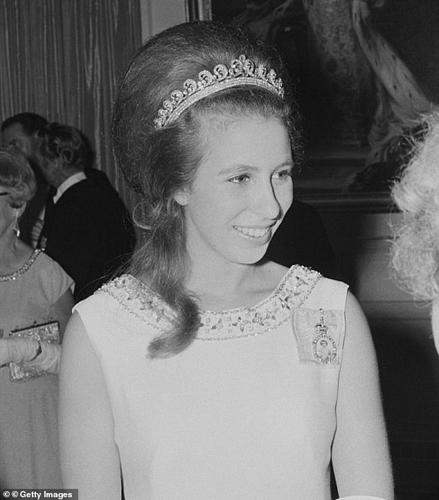Auch Prinzessin Anne trug das Diadem ihrer Mutter, auch bei diesem Besuch in Neuseeland im Jahr 1970