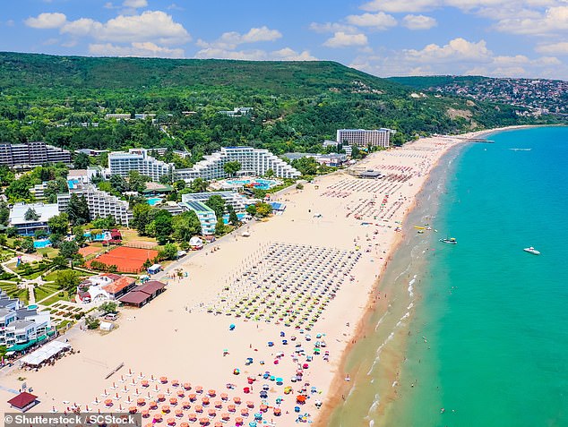 Albena (oben), an der bulgarischen Schwarzmeerküste gelegen, wird von Urlaubern oft zugunsten bekannterer Ferienorte wie Sunny Beach übersehen