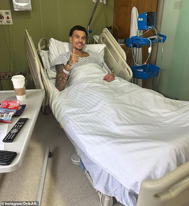Der 27-Jährige gab am Samstag ein Update aus dem Krankenhaus, bevor er sich einer Hüftoperation unterzog