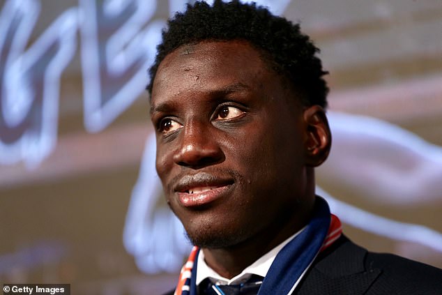 Der frühere Stürmer von West Ham und Senegal, Demba Ba, hat das Ultimatum von Antoine Kombouare vernichtet